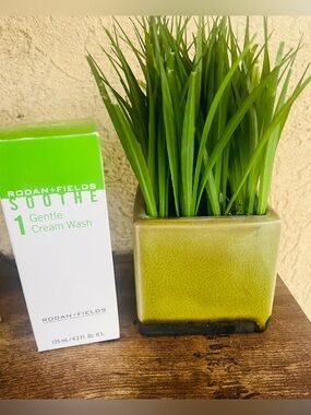 Rodan + Fields Soothe Gentle Face Cream Wash Cleanser 125 mL NIB